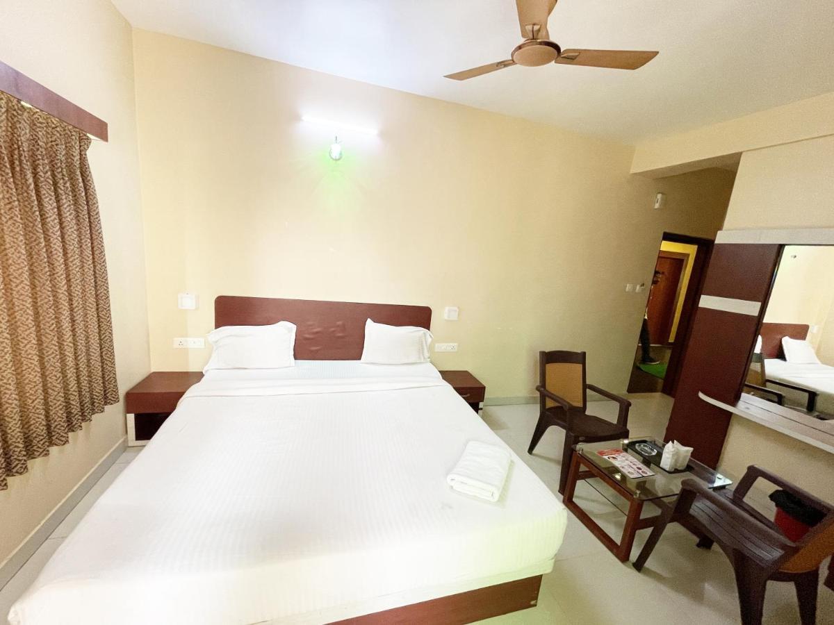 Hotel Golden Wave Puri Eksteriør billede