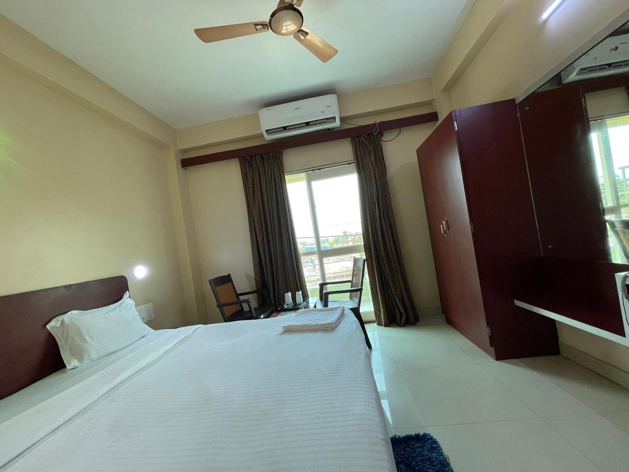Hotel Golden Wave Puri Eksteriør billede